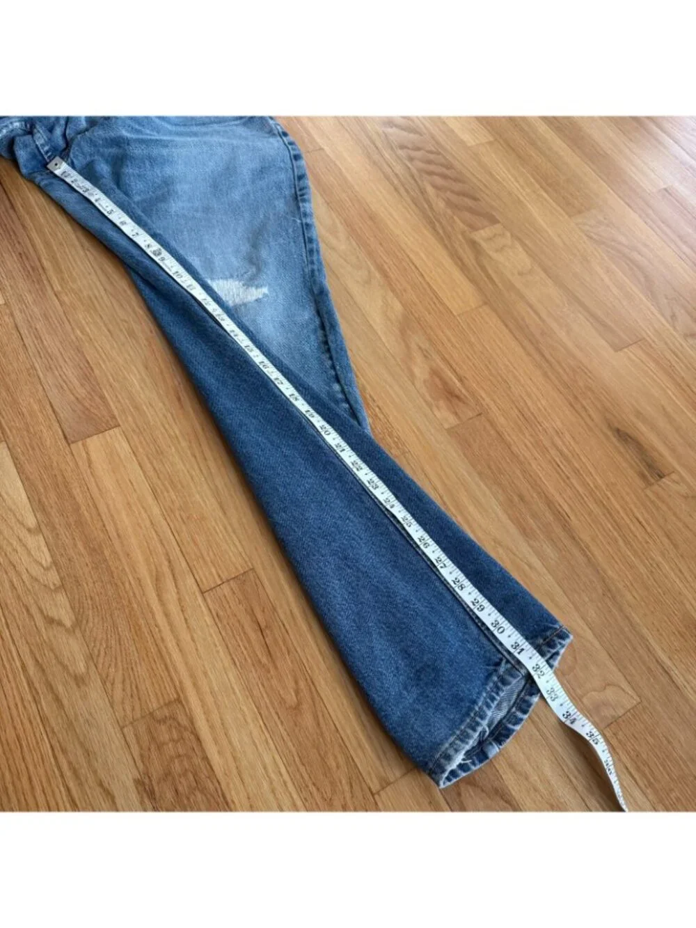 Levi's Vintage 90's 550 MiUSA s Destroyed & Repaired Light Wash Jeans 34/32